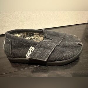 Toms toddler Size 5 Black Slip On